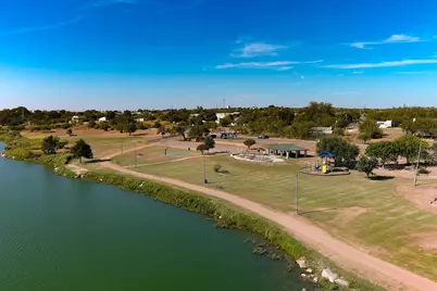606 E Luce, Llano, TX 78643 - Photo 8