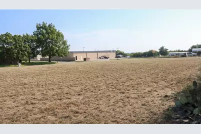 205 E Kelly Lane, San Saba, TX 76877 - Photo 4