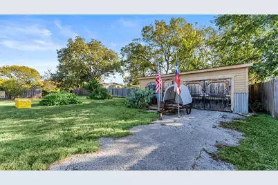 309 N Boundary Street, Burnet, TX 78611 - Photo 26