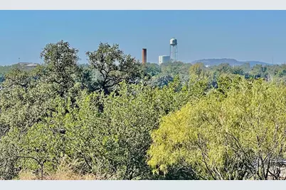 408 E Tarrant Street, Llano, TX 78643 - Photo 4