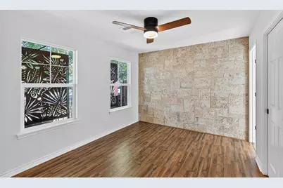 648 Magnolia Ln, Cottonwood Shores, TX 78567 - Photo 12