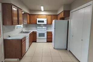 1000A Loma Ln, Marble Falls, TX 78654 - Photo 2