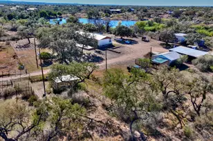 204 Lagitos Ln, Llano, TX 78643 - Photo 2