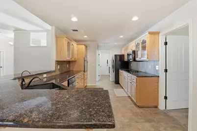 324 Meadowlakes Dr, Meadowlakes, TX 78654 - Photo 12