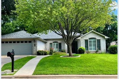 324 Meadowlakes Dr, Meadowlakes, TX 78654 - Photo 1