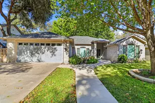 324 Meadowlakes Dr, Meadowlakes, TX 78654 - Photo 1