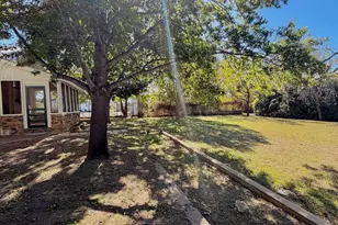 801 Hickory St, Llano, TX 78643 - Photo 20