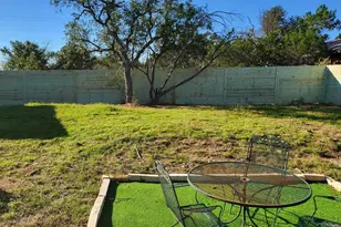 615 Sage St, Burnet, TX 78611 - Photo 4