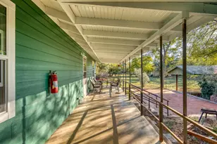 901 Wright St, Llano, TX 78643 - Photo 8