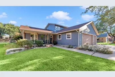 207 Fox Xing, Burnet, TX 78611 - Photo 2