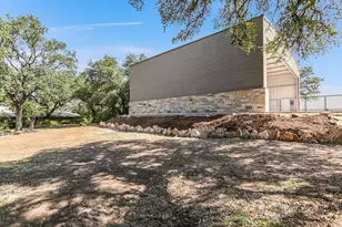 101 Bedford Dr, Spicewood, TX 78669 - Photo 20