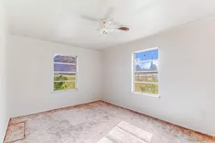 1012 N Water St St, Burnet, TX 78611 - Photo 14