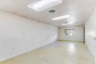 1012 N Water St St, Burnet, TX 78611 - Photo 10