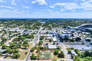 307 Avenue K, Marble Falls, TX 78654 - Photo 2