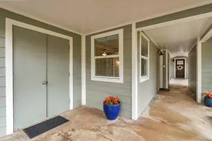207 Elm Lodge Dr, Kingsland, TX 78639 - Photo 4