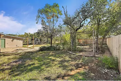 551 N Grange, Bertram, TX 78605 - Photo 32