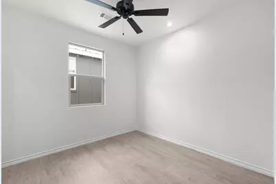 870 Waco, Kingsland, TX 78639 - Photo 22