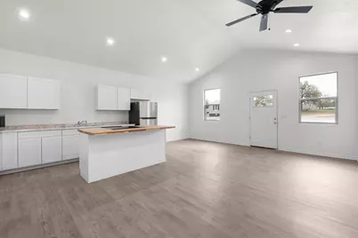 870 Waco, Kingsland, TX 78639 - Photo 12