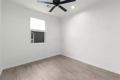 870 Waco, Kingsland, TX 78639 - Photo 16