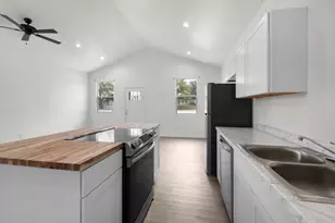 870 Waco, Kingsland, TX 78639 - Photo 14