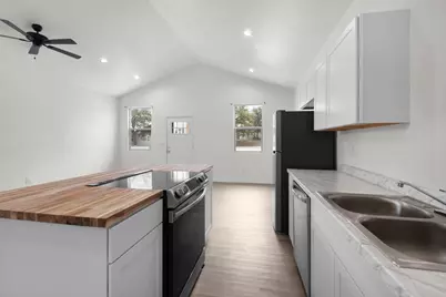 872 Waco, Kingsland, TX 78639 - Photo 14