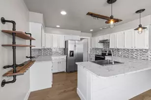 419 Avenue E, Marble Falls, TX 78654 - Photo 6