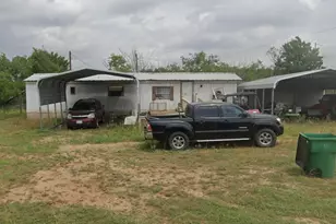 809 W Llano Streets, Llano, TX 78643 - Photo 2