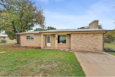 1304 E Luce Street, Llano, TX 78643 - Photo 2