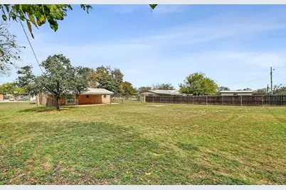 1304 E Luce Street, Llano, TX 78643 - Photo 30