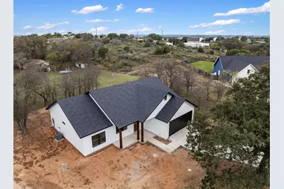 830 Woodland Hills Dr, Granite Shoals, TX 78654 - Photo 2