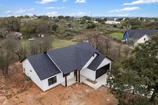 830 Woodland Hills Dr, Granite Shoals, TX 78654 - Photo 2