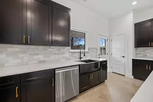 830 Woodland Hills Dr, Granite Shoals, TX 78654 - Photo 10