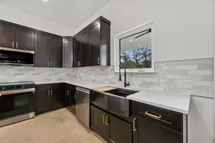 830 Woodland Hills Dr, Granite Shoals, TX 78654 - Photo 12