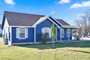 720 Fallen Oak Dr, Bertram, TX 78605 - Photo 2