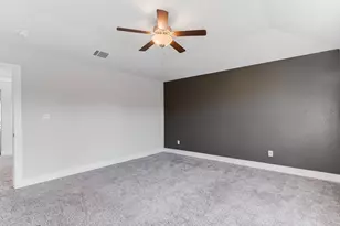 525 Longmount Cv, Liberty Hill, TX 78642 - Photo 16