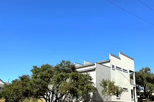 301 Knights Row St, Cottonwood Shores, TX 78657 - Photo 22