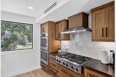 820 Broken Arrow, Horseshoe Bay, TX 78657 - Photo 10