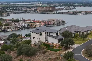 209 Dalton Cir, Horseshoe Bay, TX 78657 - Photo 2