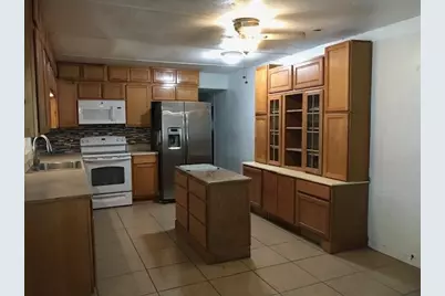 225 E Stonecastle Dr, Granite Shoals, TX 78654 - Photo 4