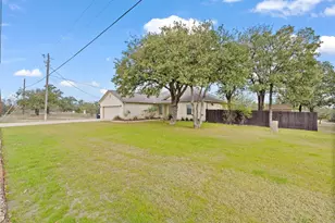1518 Skyline Dr, Kingsland, TX 78639 - Photo 2