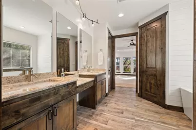 303 Emerald Way, Horseshoe Bay, TX 78657 - Photo 18