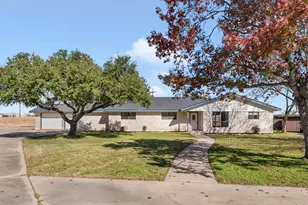 312 Evergreen St, Burnet, TX 78611 - Photo 1