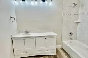 806 E Brown St, Llano, TX 78643 - Photo 6