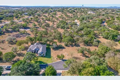 112 Jade Street, Horseshoe Bay, TX 78657 - Photo 2