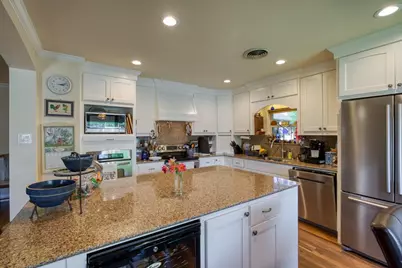 213 Lakeview, Sunrise Beach, TX 78643 - Photo 24