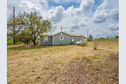 509 E Austin St, Llano, TX 78643 - Photo 8