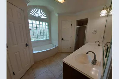 347 Stewart, Meadowlakes, TX 78654 - Photo 8