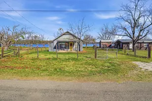 401 Lakeshore Loop, Tow, TX 78672 - Photo 18