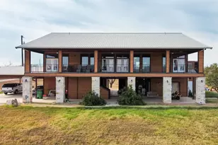 421 Chimney Cove Dr, Marble Falls, TX 78654 - Photo 4