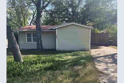 1801 W Commerce Street, San Saba, TX 76877 - Photo 2